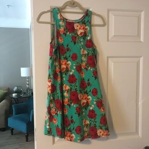 Cute spring dress!